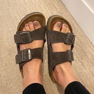 Suede Birkenstocks size 8 Women’s: dark gray/light black